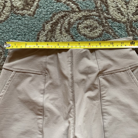 EUC Fabletics XXS Hybrid Cargo Pants - Picture 7 of 13